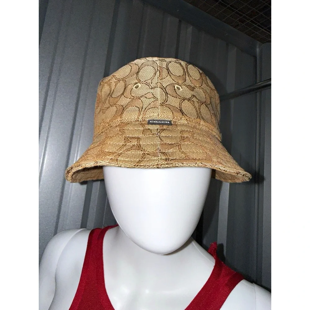 Coach women signature